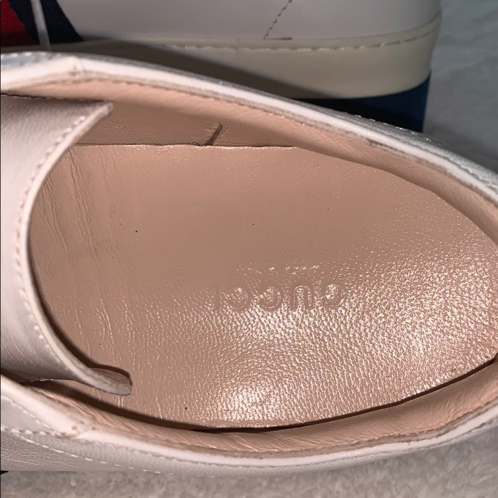 Beautiful Gucci sneaker 😍⭐️ - Picture 2 of 5